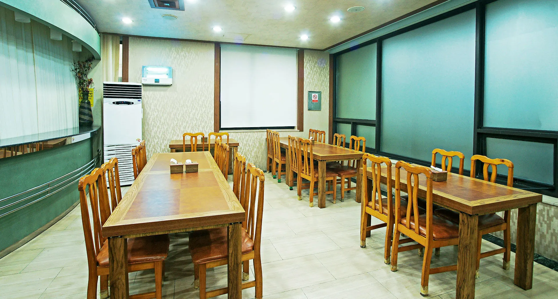 Emerald Hotel 済州市 3*,
