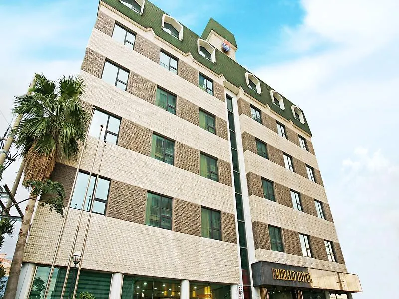Emerald Hotel 済州市 3*,  韓国