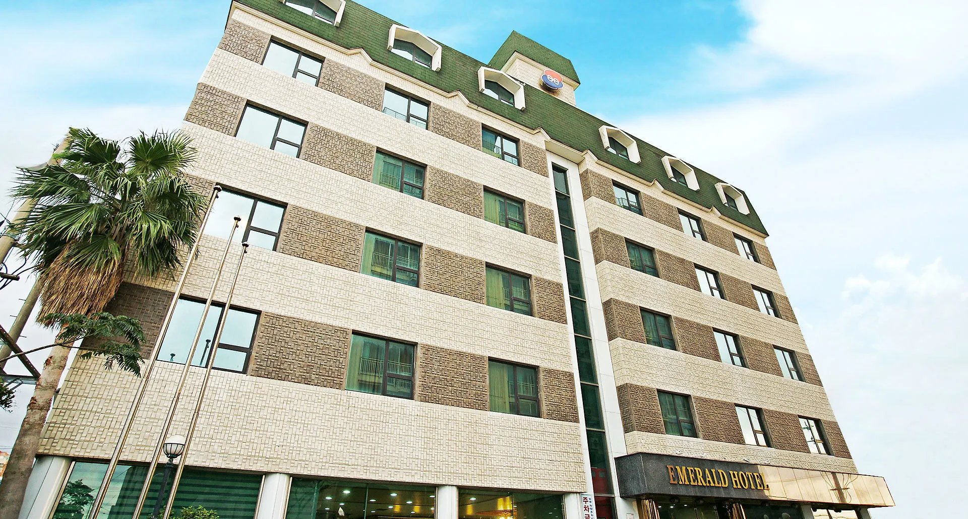 Emerald Hotel 済州市