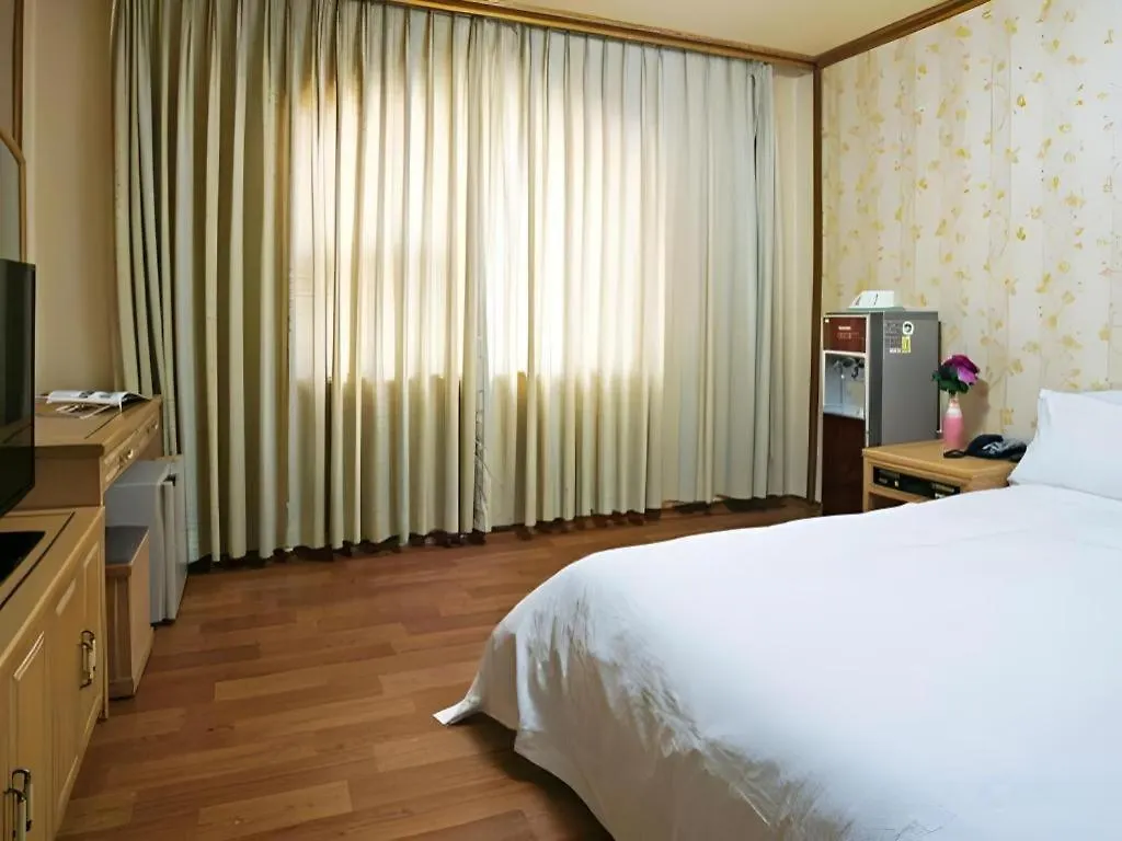 Emerald Hotel Jeju